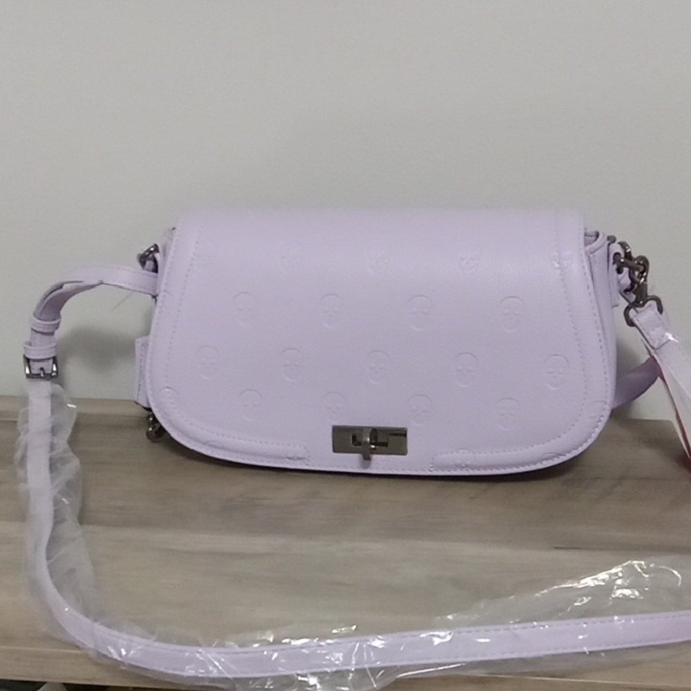 Betsey Johnson Skull Embossed Handbag. NEW 💀💀💀💜💜💜